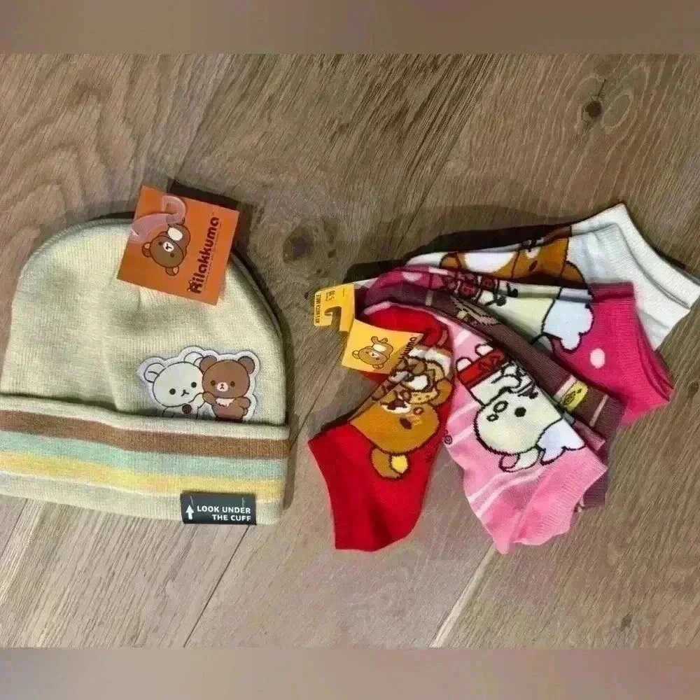 NWT Rilakkuma™ Knit Beanie Hat and Ladies Ankle Socks
5-Pack bundle
